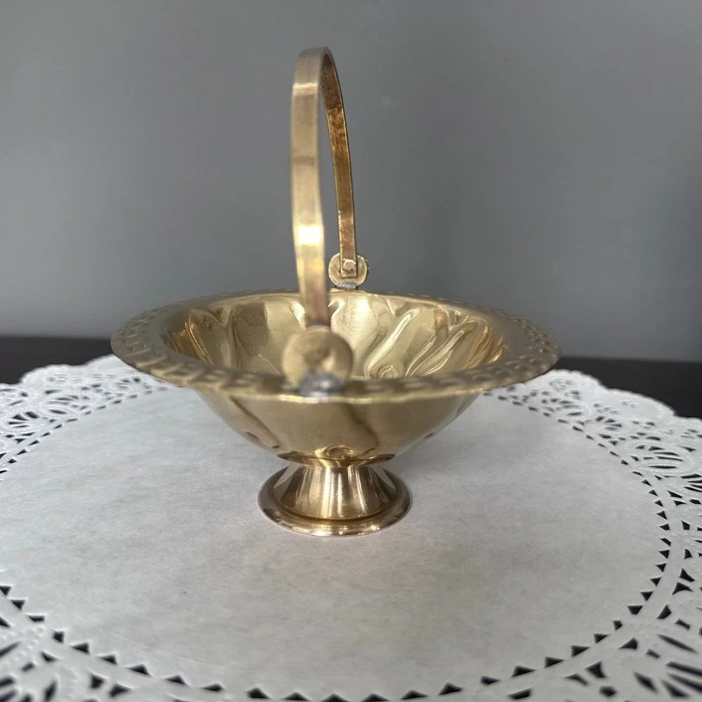 Vintage Brass Footed Basket 5in Gold Scalloped Swing Handle Decor